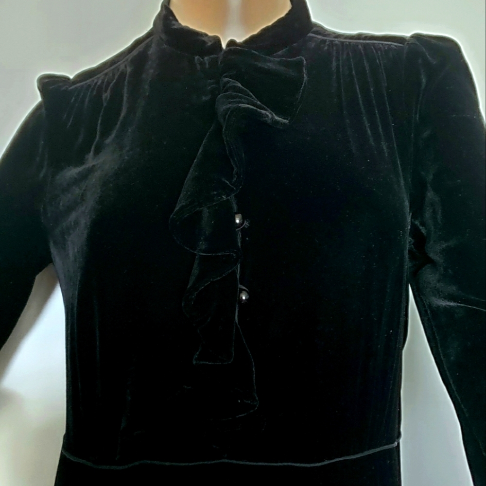 MARC JACOBS VELVETY LITTLE BLACK DRESS